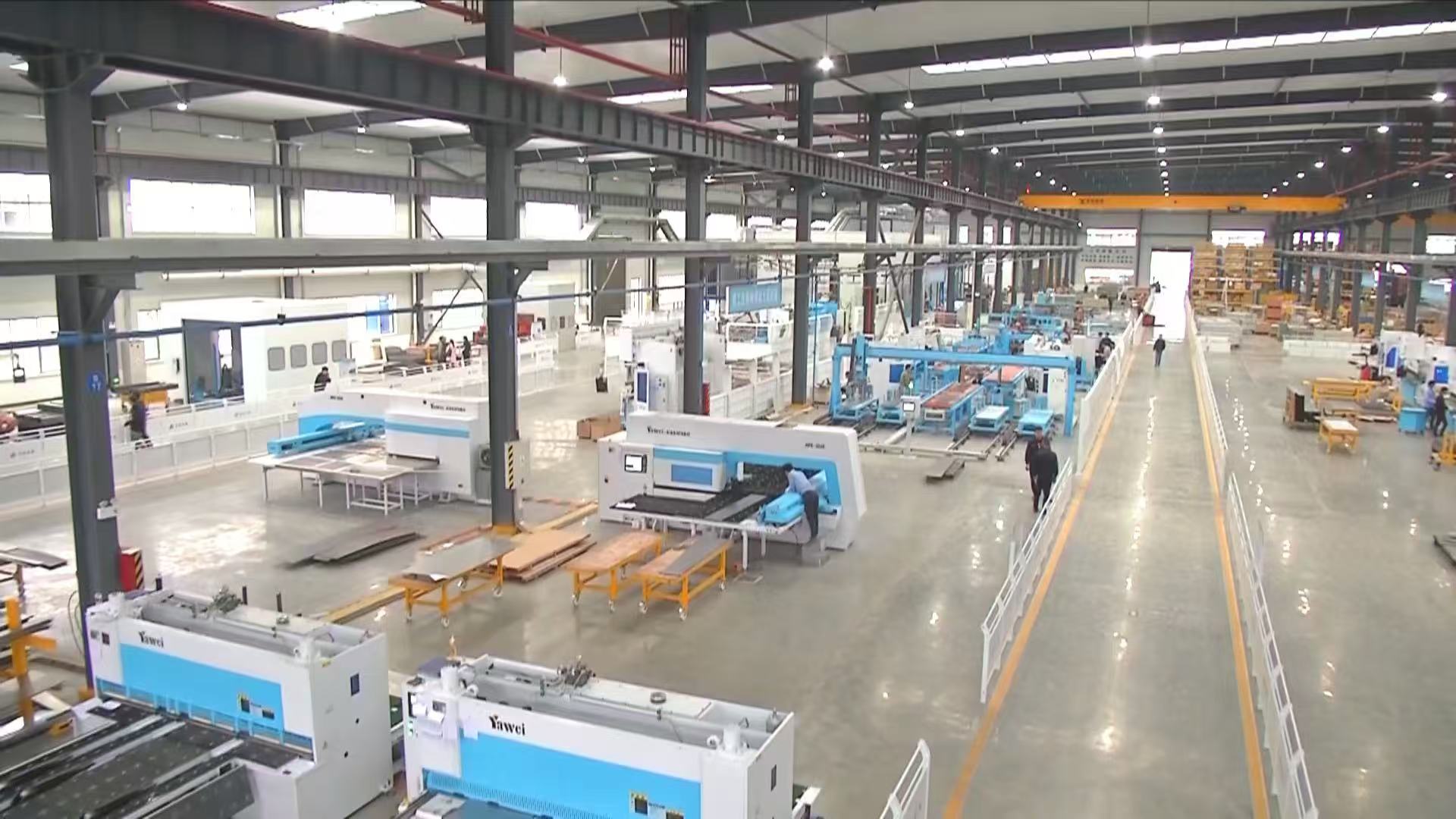 机器人“跳探戈”造电梯 技术革新引领行业智能化升级